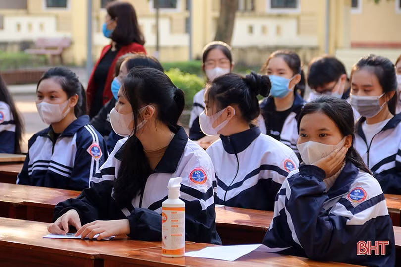 Các địa phương Hà Tĩnh tiếp tục tiêm vắc-xin phòng COVID-19 cho người từ 16 - 18 tuổi