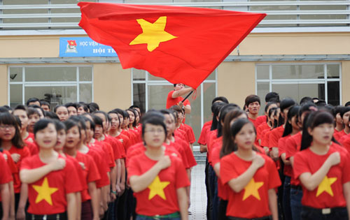 “Nước non Việt Nam ta vững bền…”
