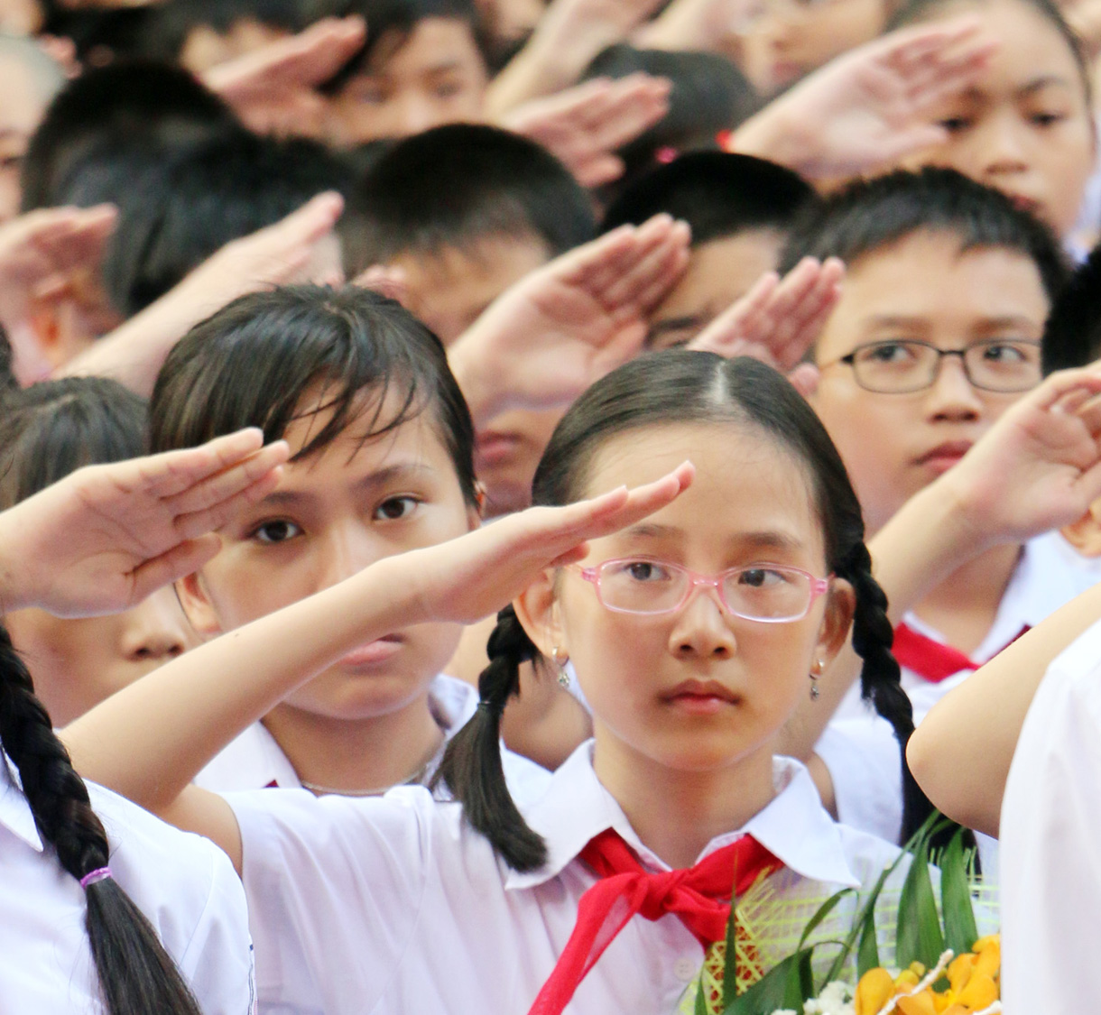 “Nước non Việt Nam ta vững bền…”