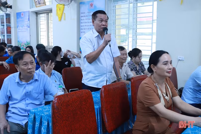 Người dân thành phố Hà Tĩnh giao lưu cùng giảng viên đại học Mỹ