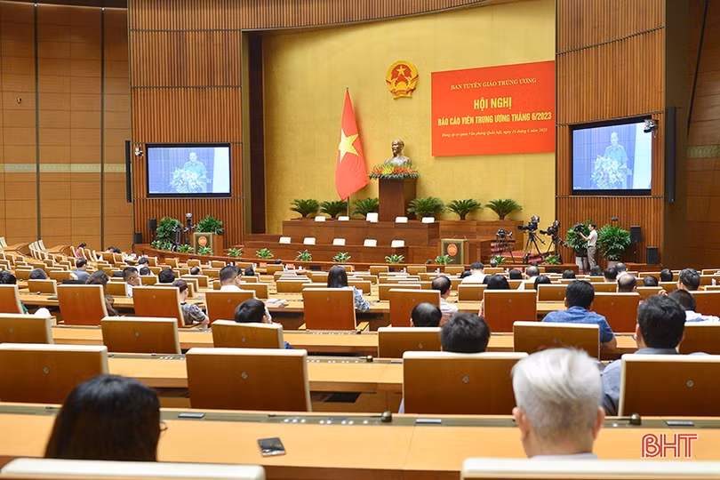 Tăng cường đấu tranh phản bác các quan điểm, luận điệu sai trái, thù địch chống phá đất nước