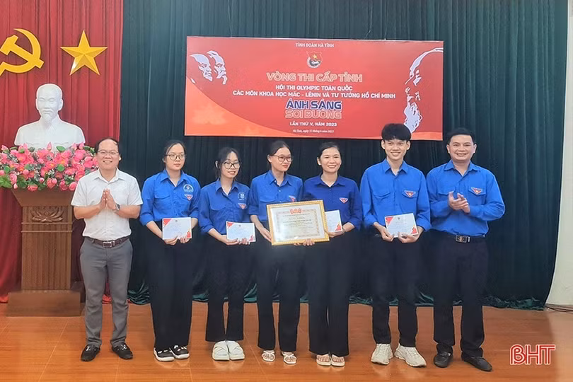 CLB Lý luận trẻ Đại học Hà Tĩnh tham dự vòng thi khu vực cuộc thi “Ánh sáng soi đường” 2023