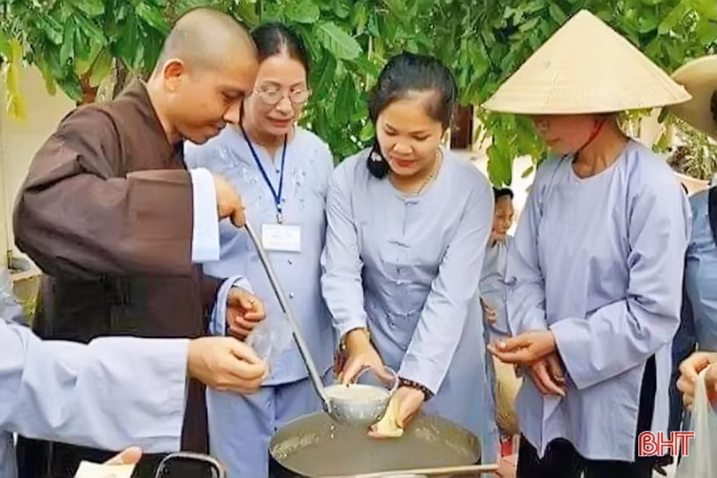 Người bệnh ở Hương Sơn được nhận 300 bát cháo tình thương mỗi tuần