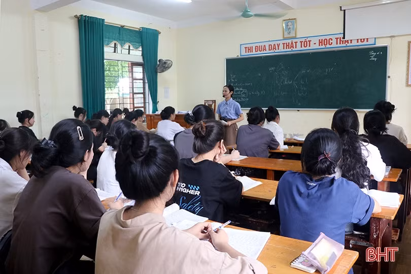 Trường học ở Hà Tĩnh tập trung hệ thống kiến thức, củng cố kỹ năng cho học sinh lớp 12