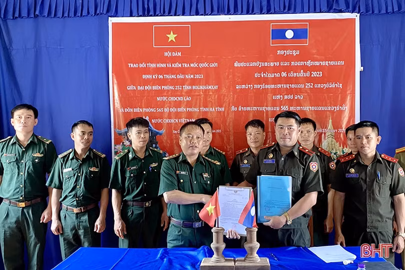 Đồn Biên phòng Sơn Hồng và Đại đội Bảo vệ biên giới Lào tuần tra song phương