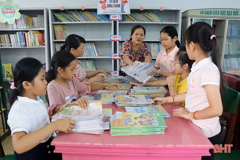 Hàng ngàn học sinh khó khăn ở Hà Tĩnh được sử dụng sách và đồ dùng học tập miễn phí