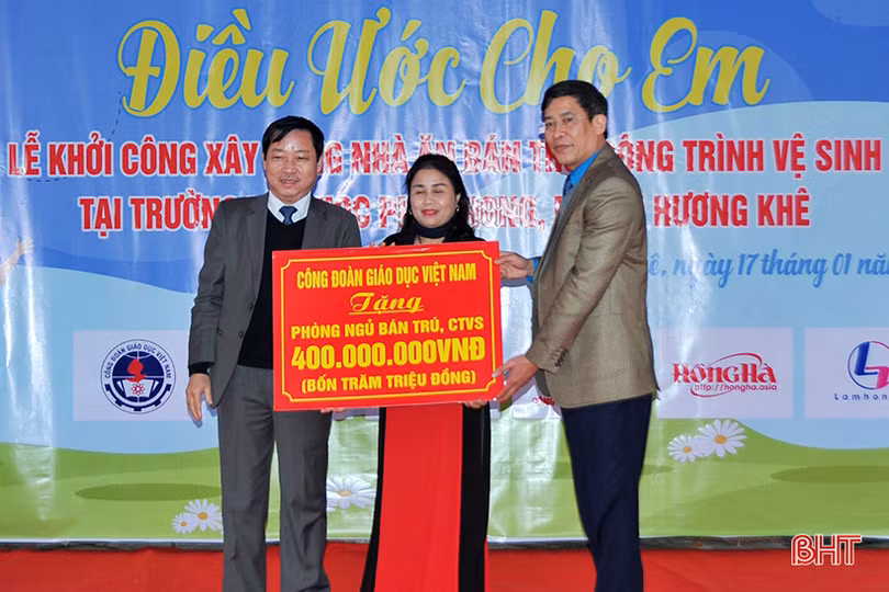 Xây dựng nhà văn hóa cộng đồng kết hợp tránh bão, lũ và nhà ở cho hộ nghèo Hương Khê