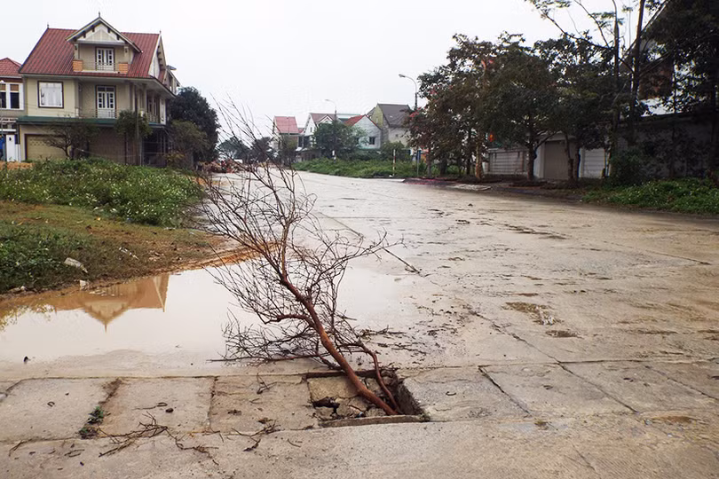 Những hố ga tiềm ẩn tai nạn ở thị trấn Đức Thọ