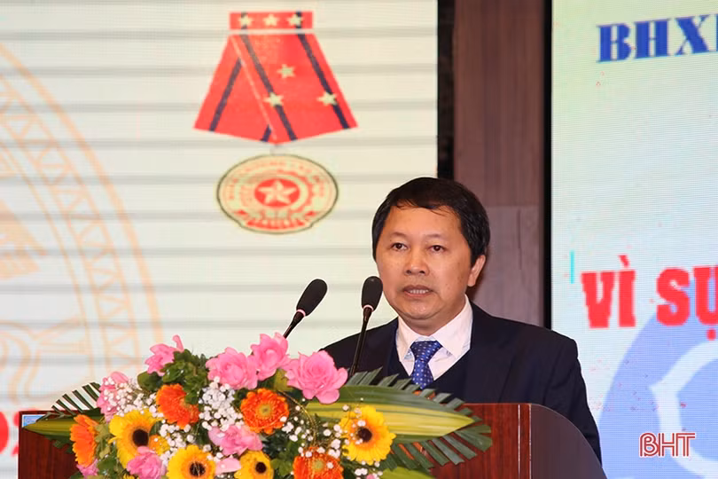 Bảo hiểm xã hội Hà Tĩnh đón nhận Huân chương Lao động hạng Nhất