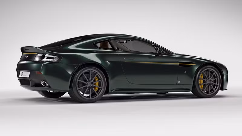 aston martin v12 vantage s mang cam hung chien dau co trinh lang