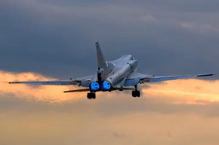 may bay nem bom chien luoc tu 22m3 noi kinh hoang cua is o syria