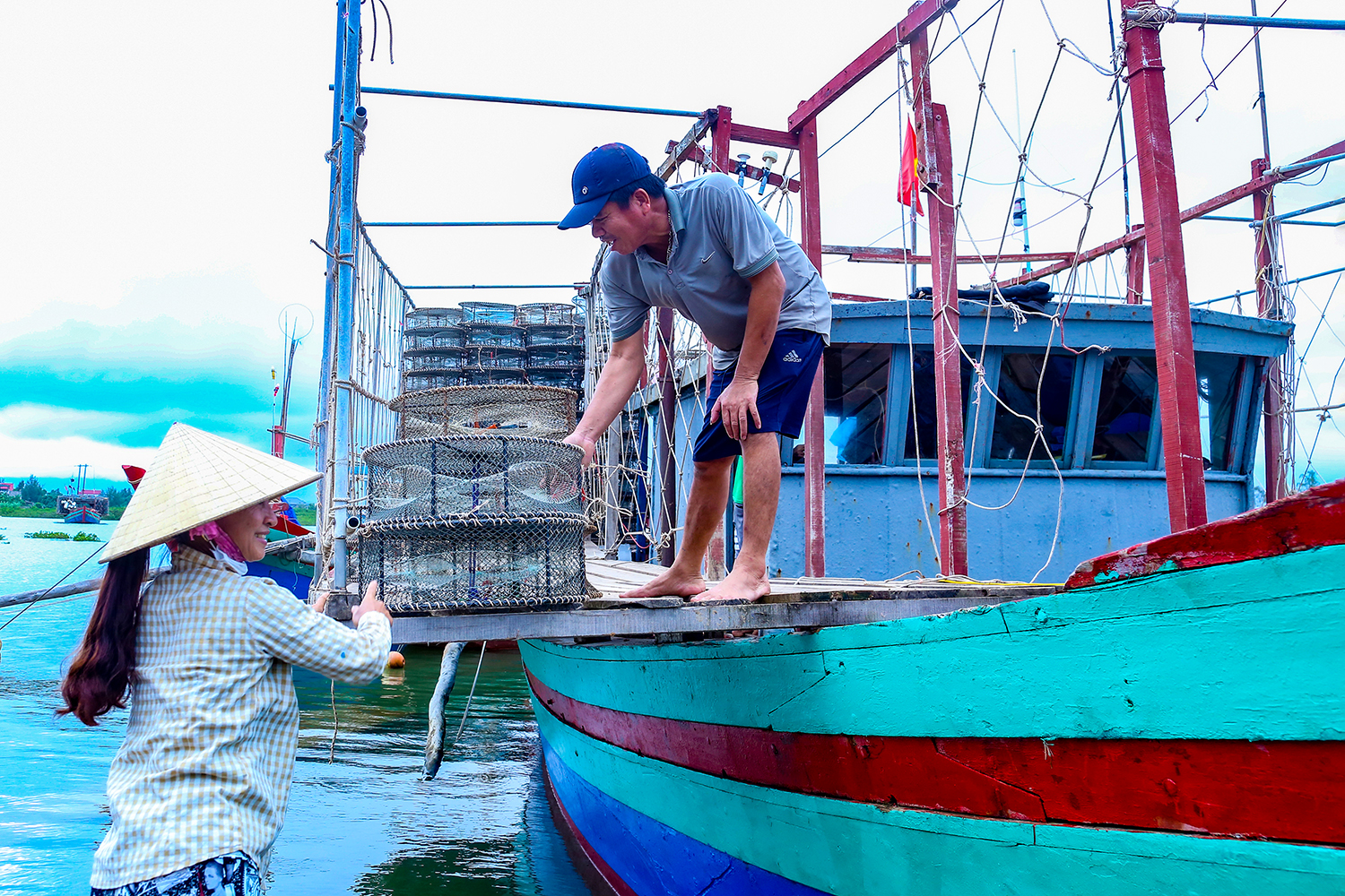 Khai thác gắn với bảo tồn nguồn lợi hải sản - hướng đi tất yếu của ngư dân Hà Tĩnh (bài 3): Tái cơ cấu đội tàu, khai thác thân thiện để vững vàng vươn khơi