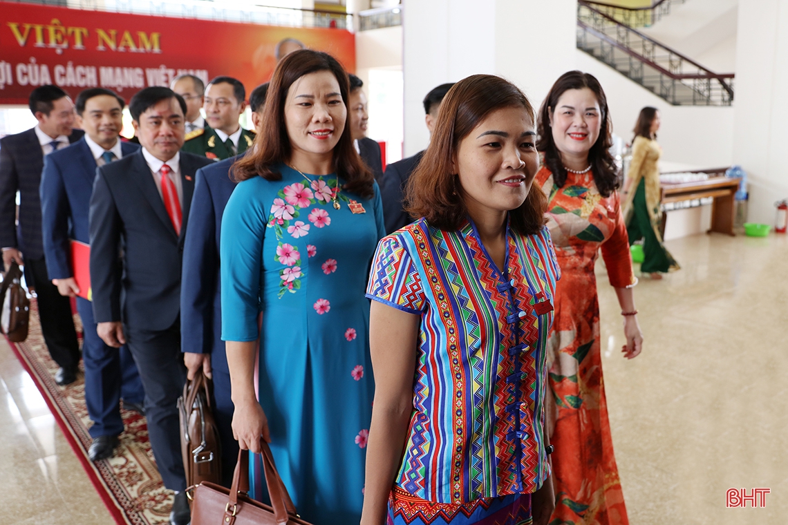 Các đồng chí lãnh đạo, nguyên lãnh đạo Đảng, Nhà nước dự Đại hội Đảng bộ tỉnh Hà Tĩnh lần thứ XIX