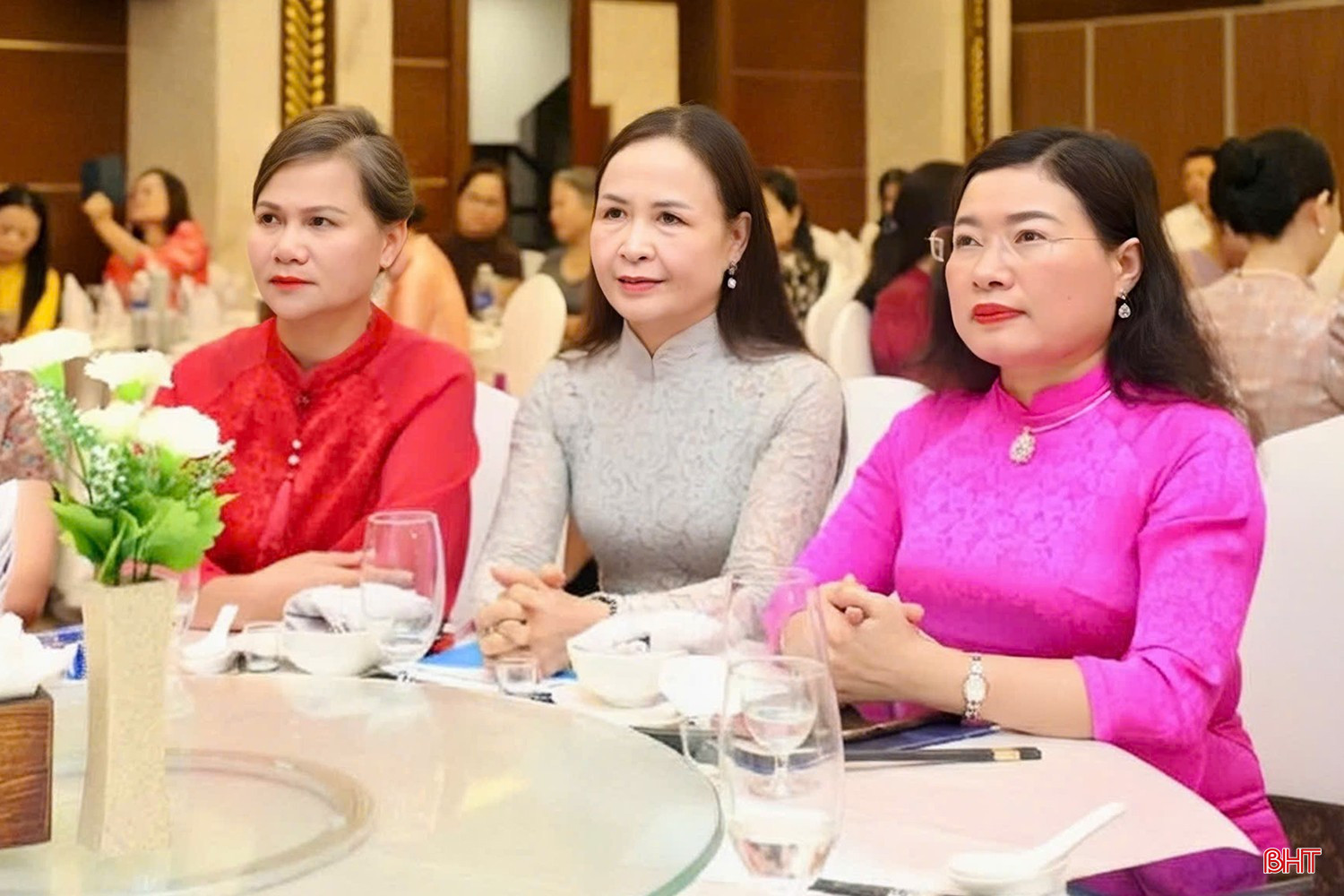 Phó Chủ tịch UBND tỉnh Nguyễn Thị Nguyệt cùng dự.