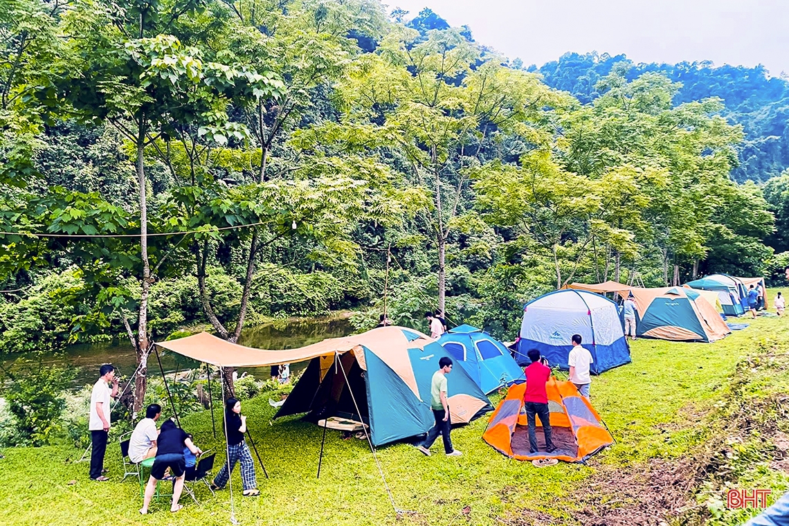 Du xuân qua miền di sản núi Hồng, sông La