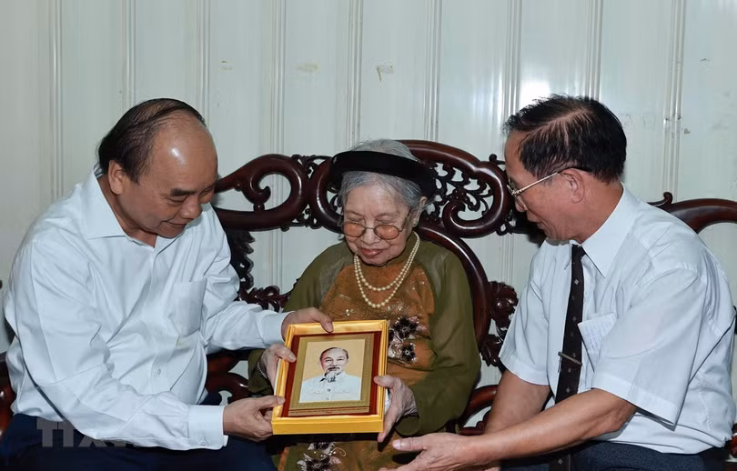 Tăng gấp đôi mức quà tặng dành cho người có công trong dịp 27/7