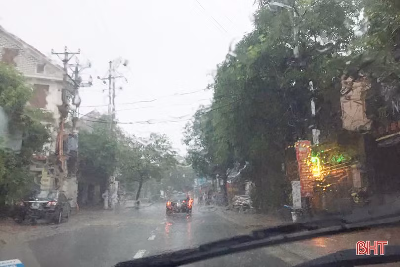 Ảnh hưởng áp thấp nhiệt đới, Hà Tĩnh có mưa to, có nơi rất to