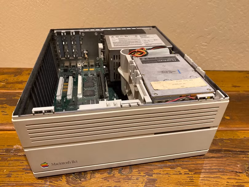 Loạt sản phẩm đắt đỏ của Apple