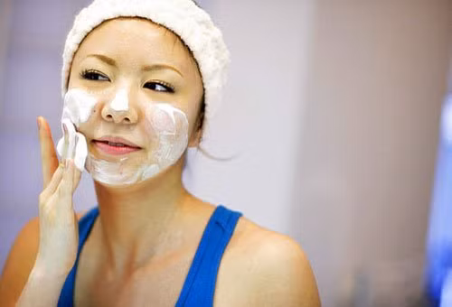 Ghim ngay những nguyên tắc rửa mặt này để da không bị khô ráp