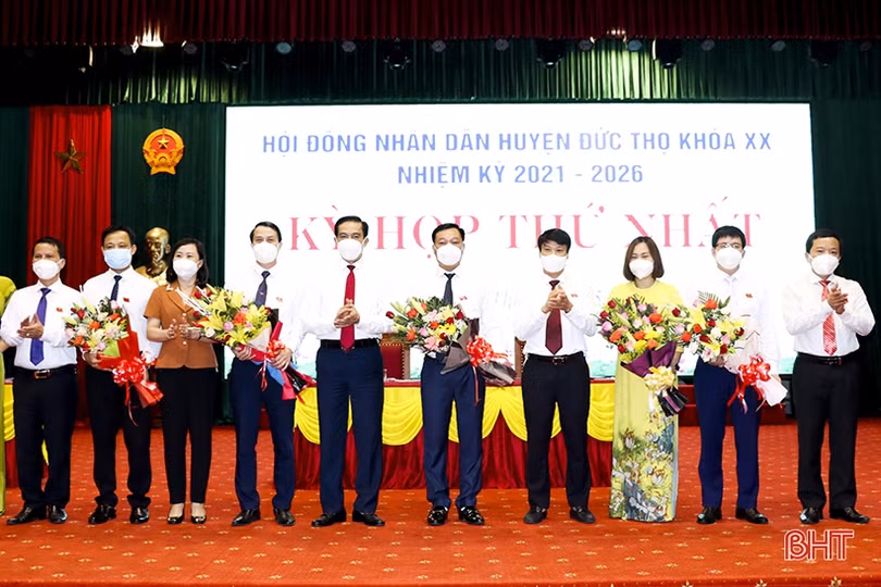 HĐND huyện Đức Thọ họp kỳ thứ nhất, bầu các chức danh chủ chốt