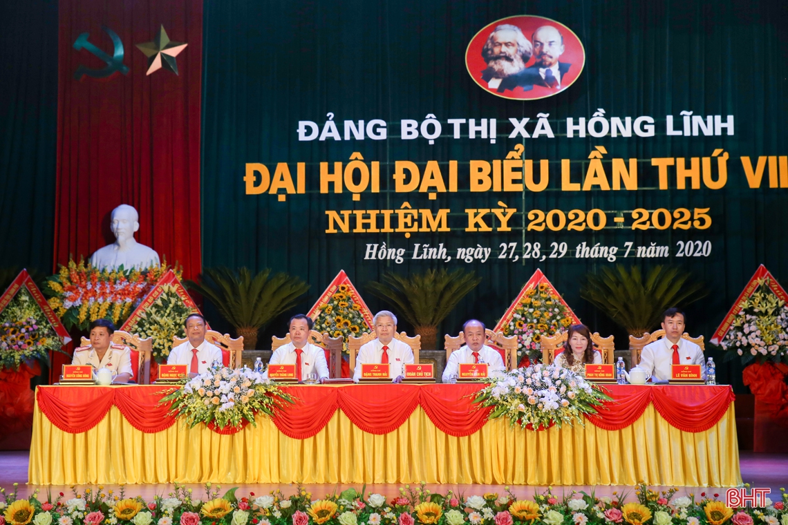 Bầu 32 đồng chí vào Ban Chấp hành Đảng bộ thị xã Hồng Lĩnh nhiệm kỳ 2020 - 2025