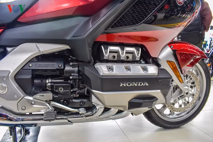 Cận cảnh Honda Gold Wing giá 1,2 tỷ đồng vừa xuất hiện tại Việt Nam