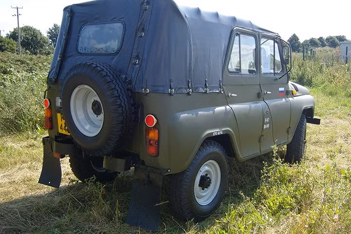 Ngỡ ngàng sức sống của xe quân sự UAZ thần thánh