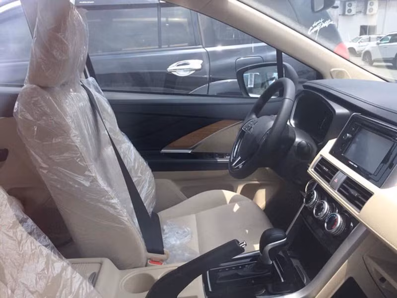 MPV Mitsubishi Xpander 7 chỗ mới bất ngờ xuất hiện tại Việt Nam