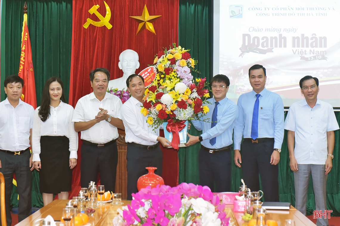 Thường trực Tỉnh ủy Hà Tĩnh chúc mừng các doanh nghiệp, doanh nhân