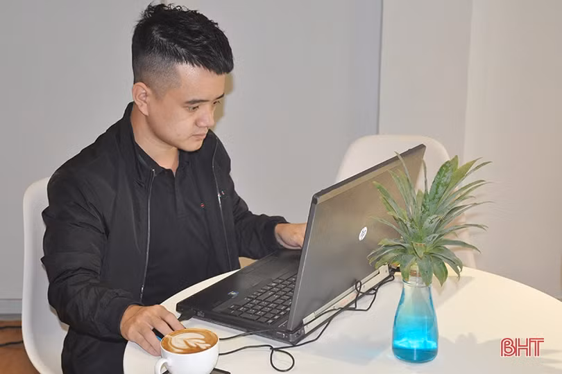 Ngắm những tách cà phê đẹp đến mức... không ai nỡ uống ở Hà Tĩnh!