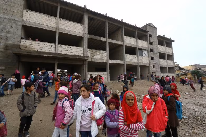 Thoát khỏi phiến quân IS, nhiều trường học ở Raqqa vẫn giữa đống đổ nát