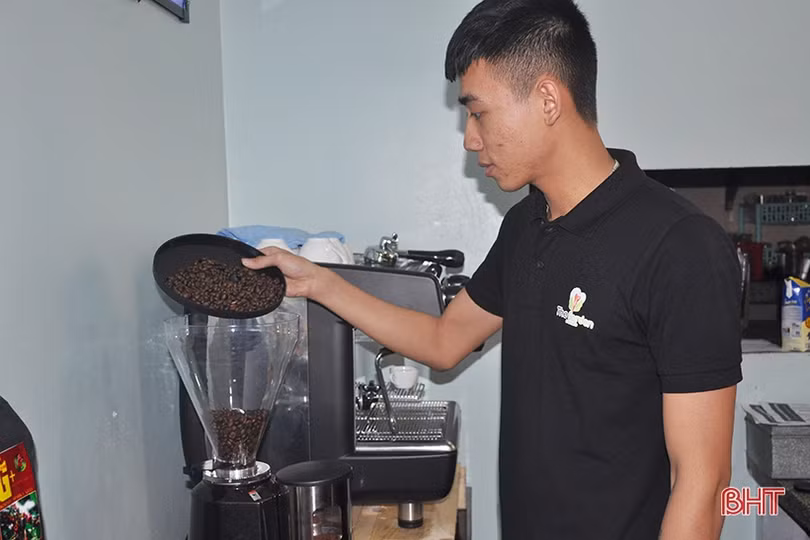 Ngắm những tách cà phê đẹp đến mức... không ai nỡ uống ở Hà Tĩnh!