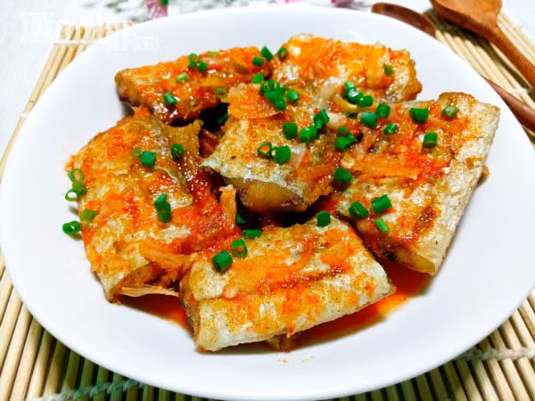 Hao cơm với món cá tẩm bột chiên giòn, chấm mắm tỏi ớt ngon tuyệt