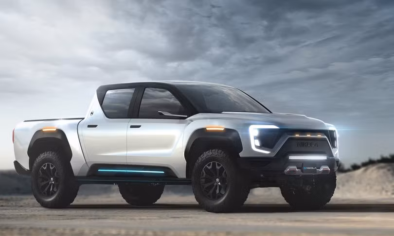Bán tải điện tăng tốc ngang siêu xe, đe dọa Tesla Cybertruck