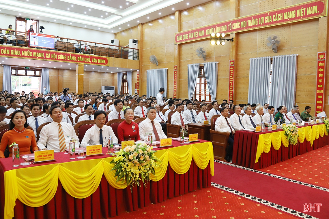 Đồng chí Trần Quang Tuấn được bầu giữ chức Bí thư Huyện ủy Đức Thọ