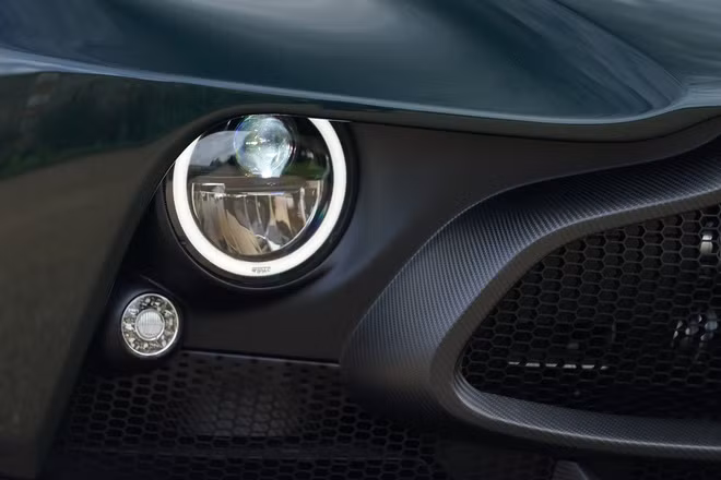 Siêu xe đặc biệt Aston Martin Victor mạnh 836 mã lực