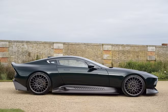Siêu xe đặc biệt Aston Martin Victor mạnh 836 mã lực