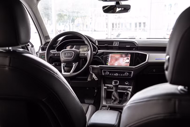 Top 5 mẫu SUV hạng sang tầm giá dưới 2 tỷ đồng tại Việt Nam