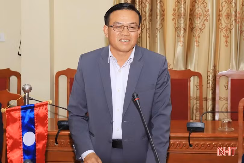 Tiếp tục vun đắp tình đoàn kết giữa các huyện Khăm Cợt, Xay Cham Pon và Hương Sơn