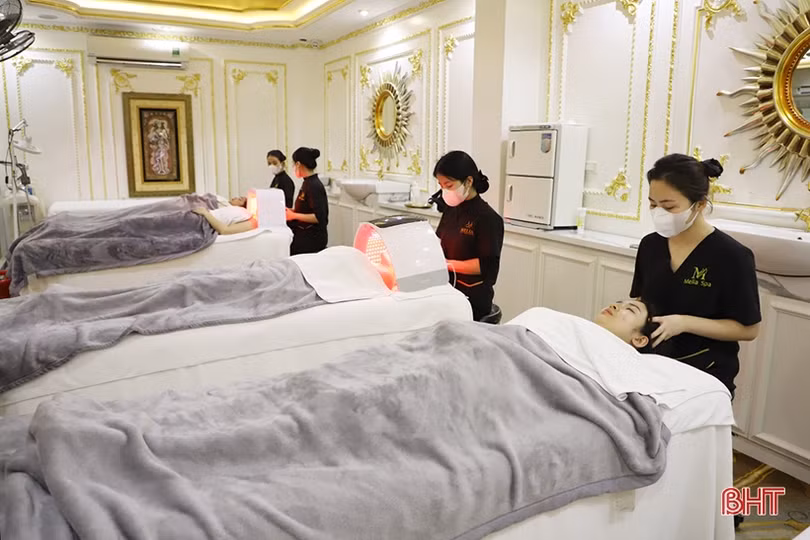 Hà Tĩnh: Các cơ sở “tân trang nhan sắc” nhộn nhịp những ngày cuối năm