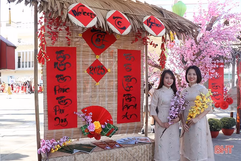 Học sinh Trường Hội nhập Quốc tế iSchool Hà Tĩnh hào hứng với chương trình xuân đa sắc