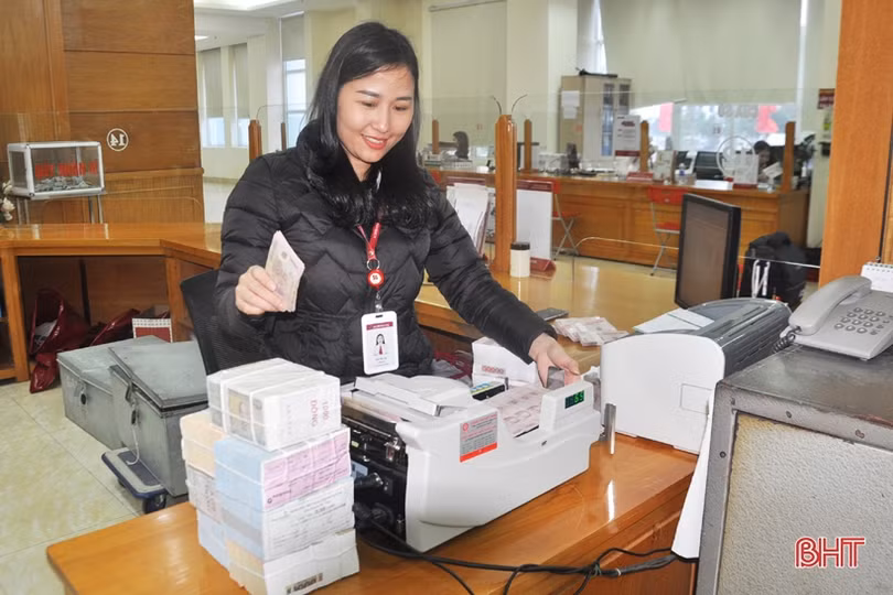 Bất chấp vi phạm, dịch vụ đổi tiền lẻ lấy phí vẫn công khai tại Hà Tĩnh