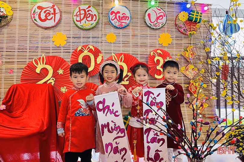 Học sinh mầm non Trí Đức trải nghiệm không gian tết xưa