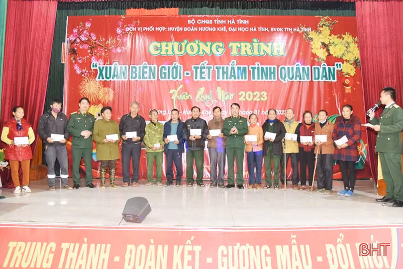 Nhiều hoạt động ý nghĩa, ấm tình quân dân ở Hương Khê