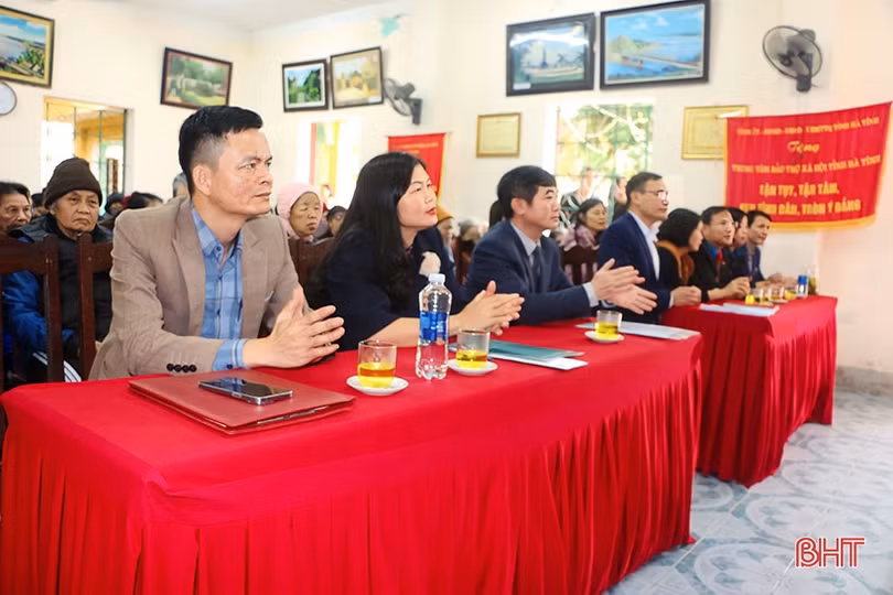 “Tết sum vầy, xuân gắn kết” tại Trung tâm Điều dưỡng Người có công và Bảo trợ xã hội Hà Tĩnh