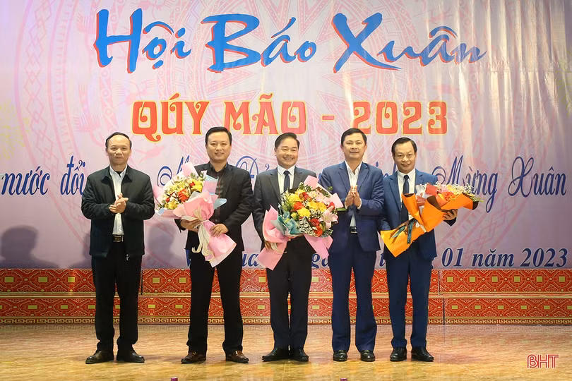 Hà Tĩnh khai mạc Hội báo Xuân Quý Mão 2023