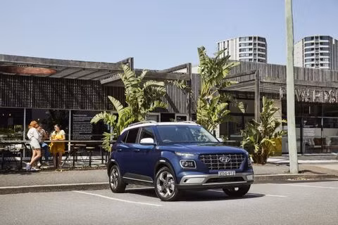 Hyundai Venue 2023 thêm nhiều tính năng hơn, giá từ 15.115 USD