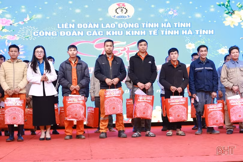 Người lao động Các khu kinh tế Hà Tĩnh vui “Tết sum vầy”