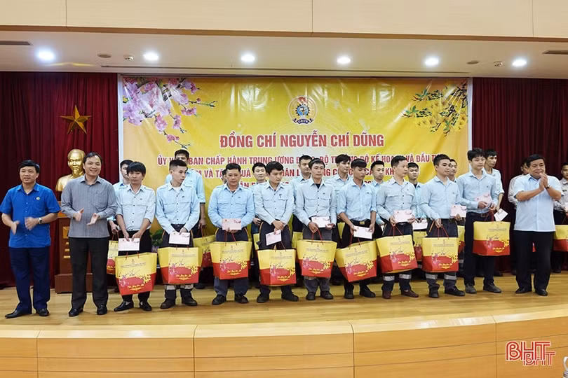 Người lao động Hà Tĩnh đón tết ấm áp, sum vầy