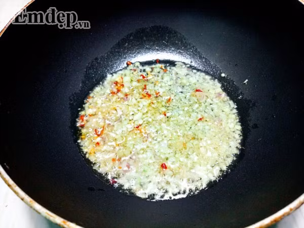 Thịt băm rim mặn ngọt béo thơm, đưa cơm ngày mưa rét